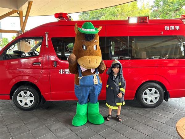 指揮車といくん子供 (1).jpg